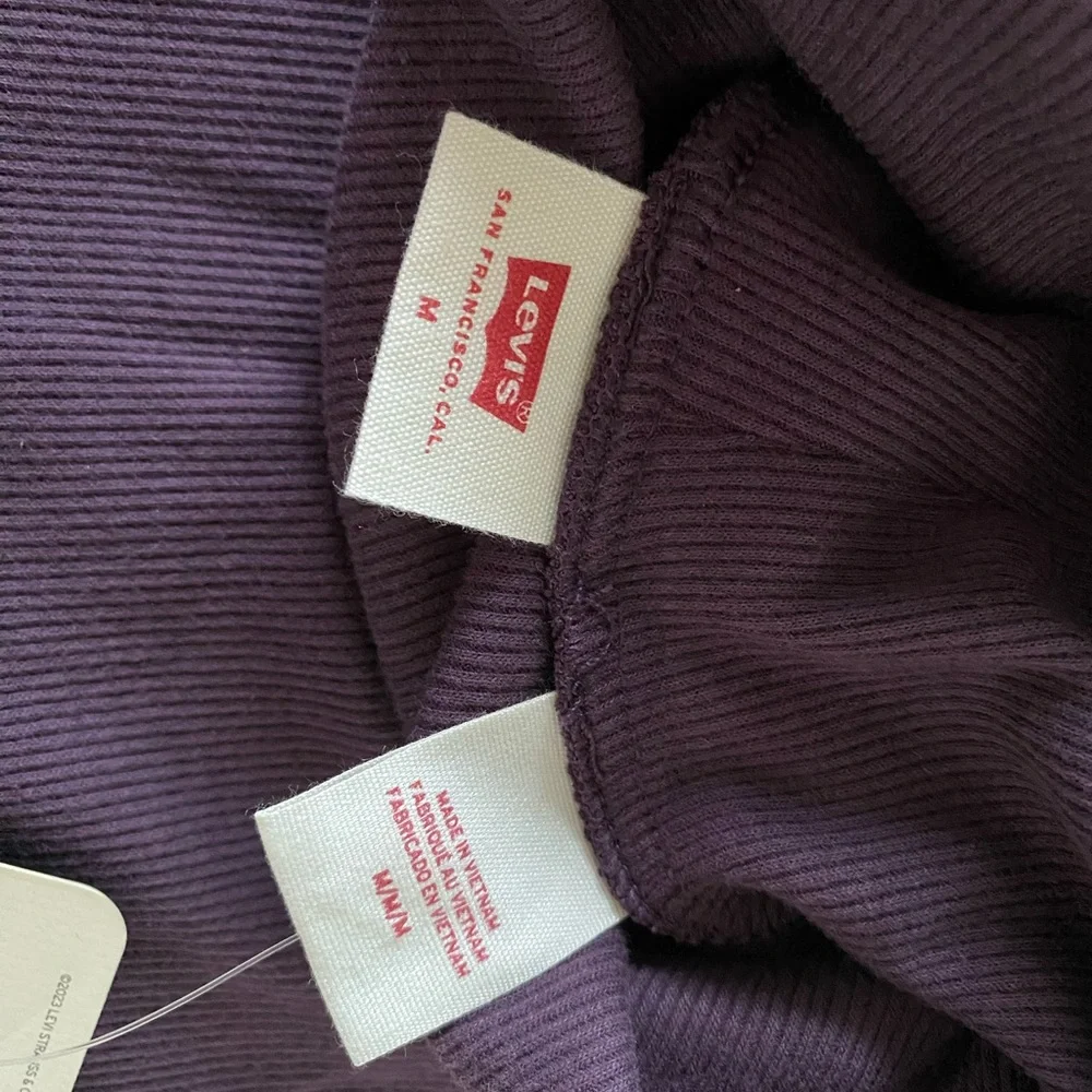 Levi's Purple Ribbed turtle neck shirt - Picture 2 of 3